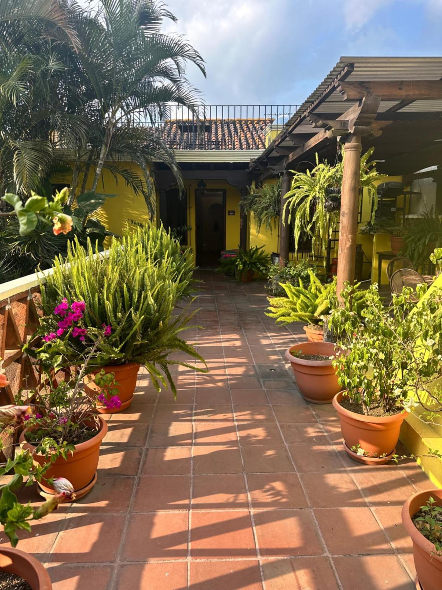 Don Valentino Hotel Antigua ภายนอก รูปภาพ